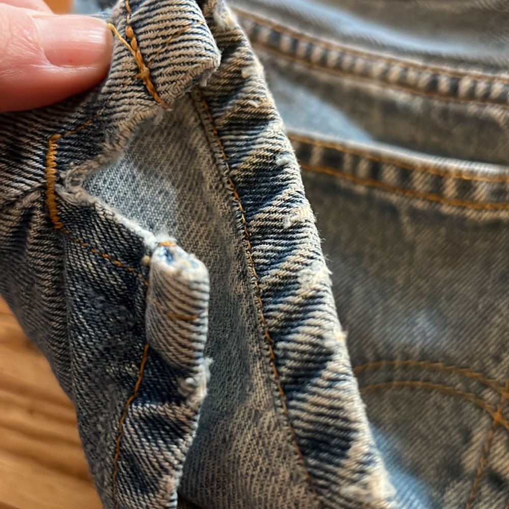 Levi shorts - Picture 4 of 4